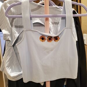 Forever 21 Light Blue Cropped Tank Top with Sunflower Embroidery NWT